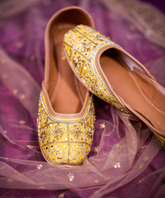 Yellow Mellow Hand-Embroidered Leather Jutti