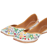 Rabia Hand-Embroidered Leather Jutti
