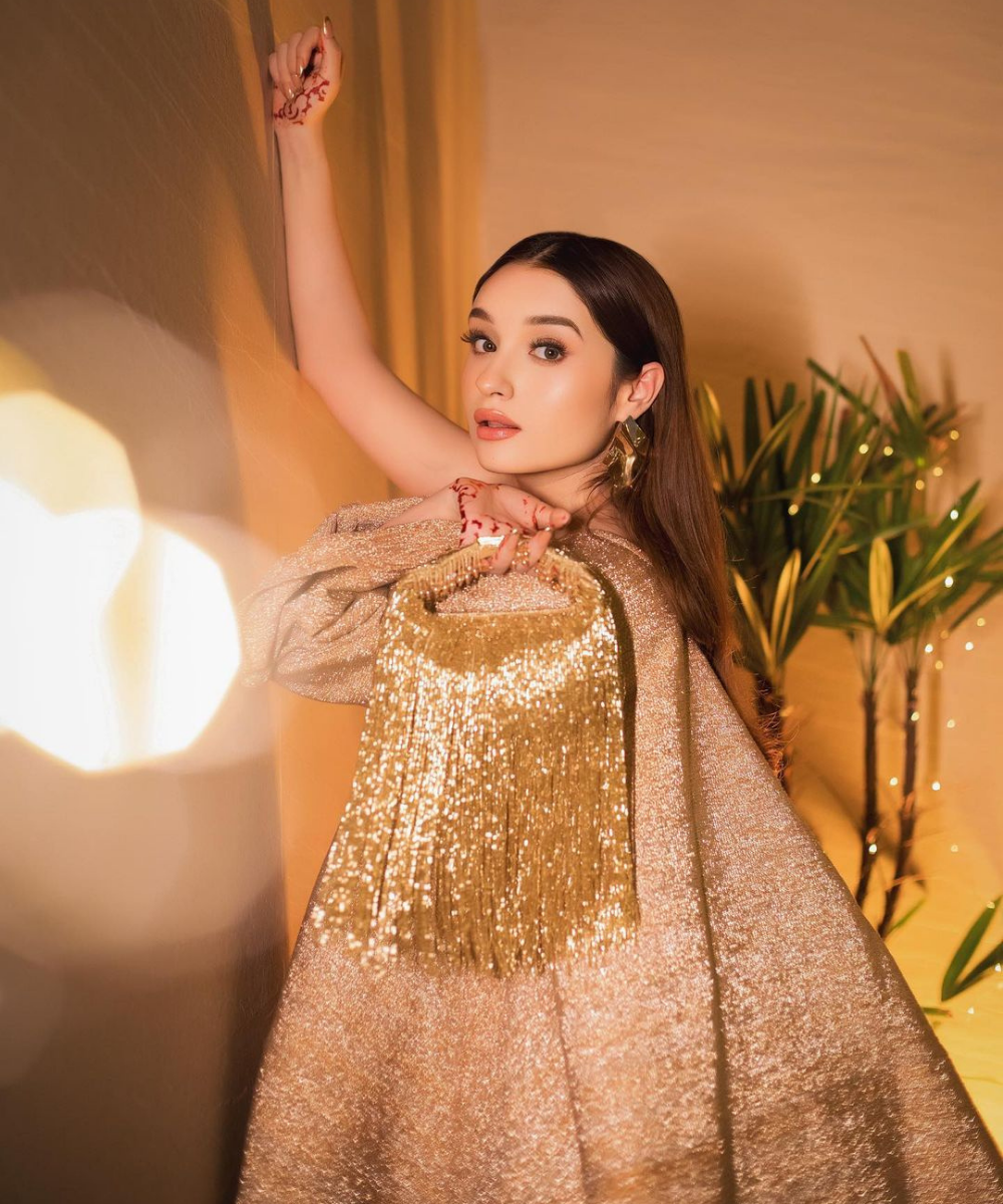 Bailey Gold Georgette Handcrafted Hand Bag