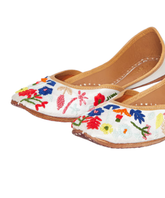 Sunshine Hand-Embroidered Leather Jutti