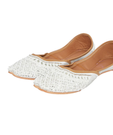 Pearl Play Hand-Embroidered Leather Jutti