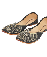 Raina Hand-Embroidered Leather Jutti