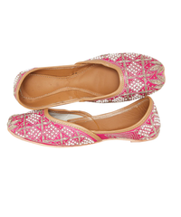 Kesariya Hand-Embroidered Leather Jutti
