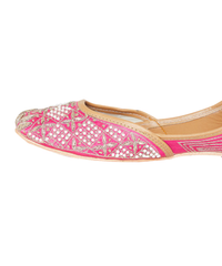 Kesariya Hand-Embroidered Leather Jutti