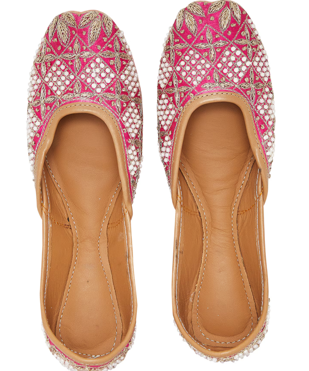 Kesariya Hand-Embroidered Leather Jutti