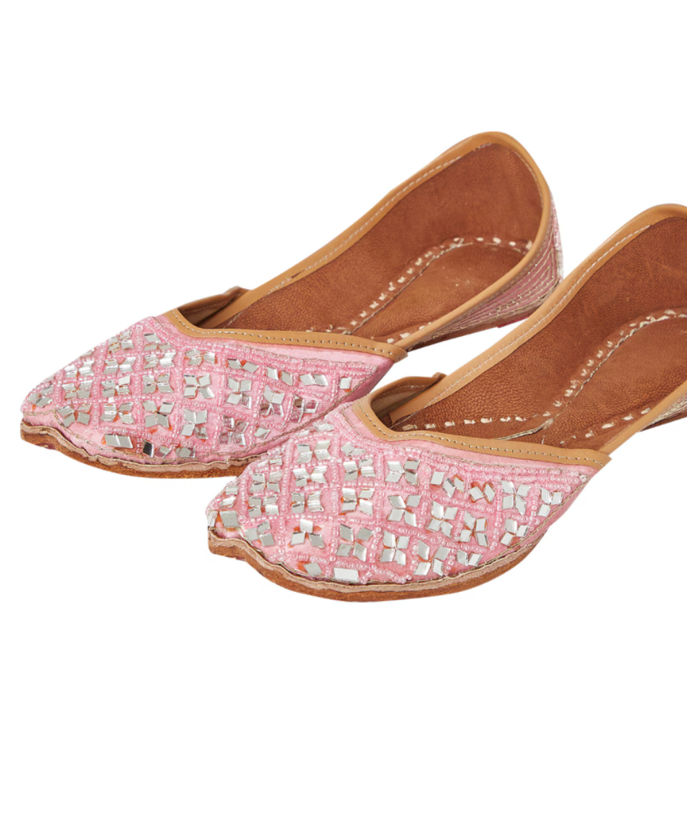 Heeriye Hand-Embroidered Leather Jutti