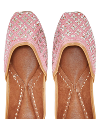 Heeriye Hand-Embroidered Leather Jutti