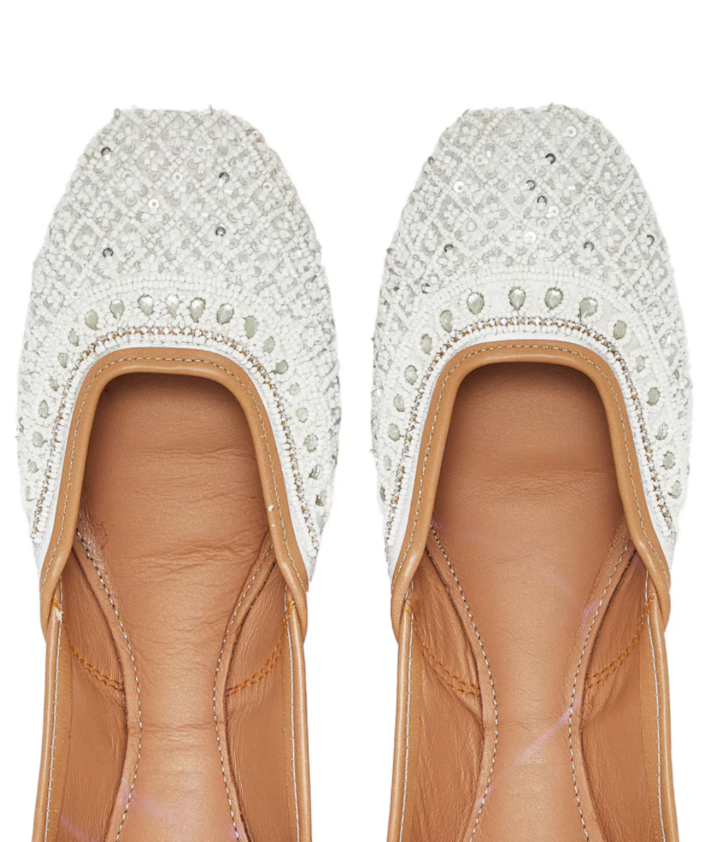 Pearl Play Hand-Embroidered Leather Jutti